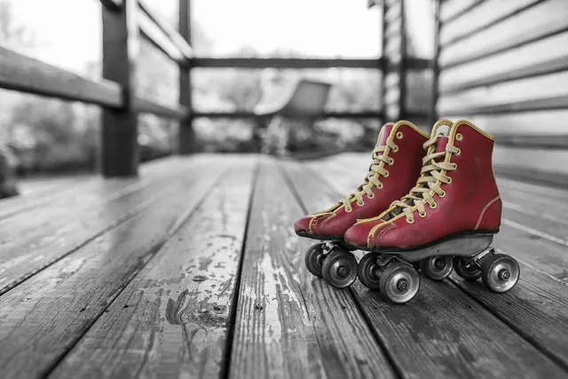 roller skates, rollerblades, roll skates, roller-skates, fun, sports, red, vintage, leather, activity, fitness, old, retro, rollerskating, lifestyle, rollerblading, skating, skates
